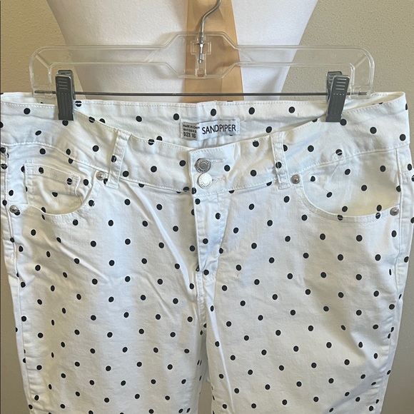 White Polka Dot Women's Capris - Picture 3 of 6